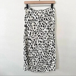NWOT Darlove Jones Leopard Print Slip Skirt